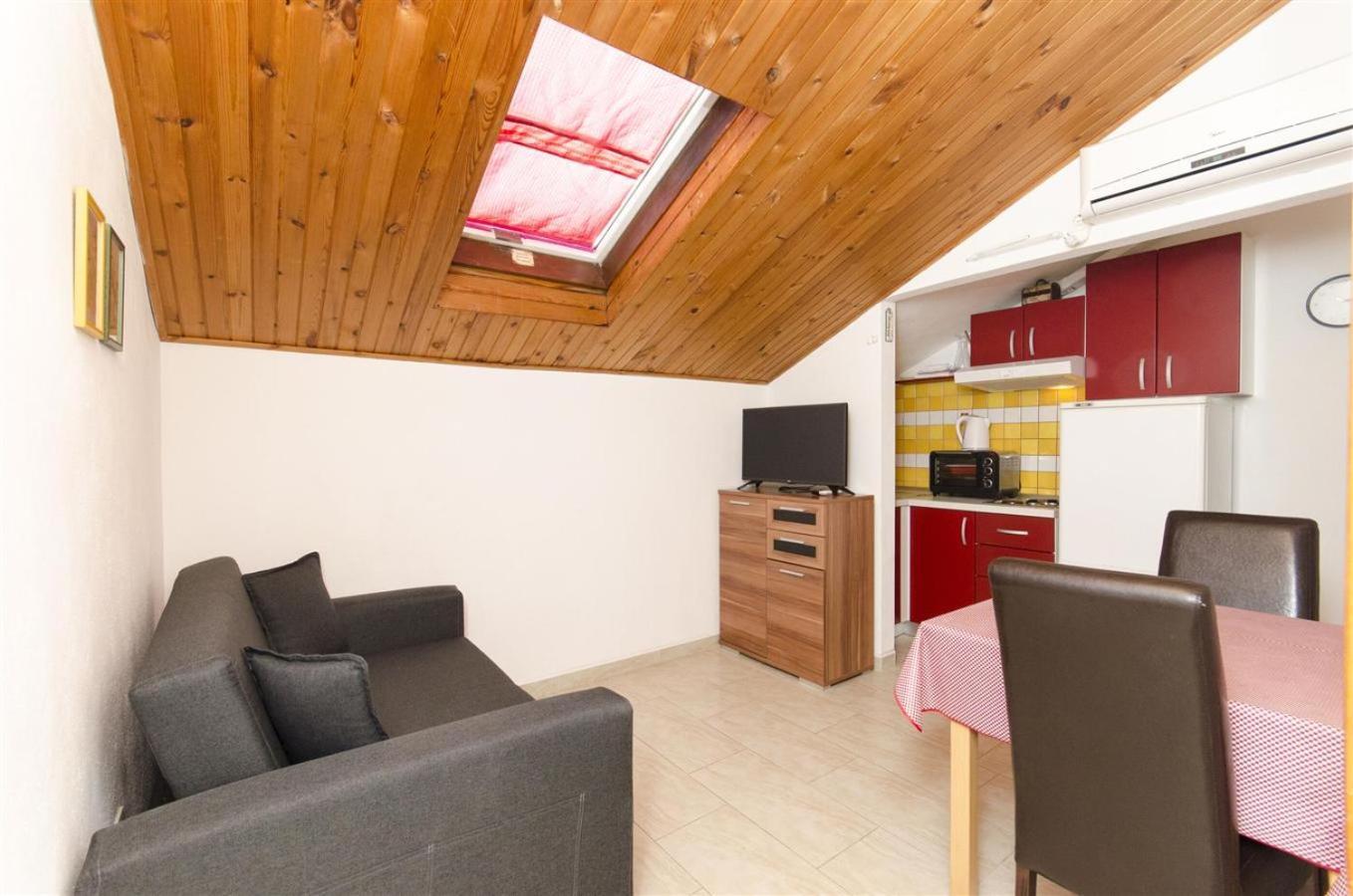 Apartmani Banic Postira Eksteriør billede